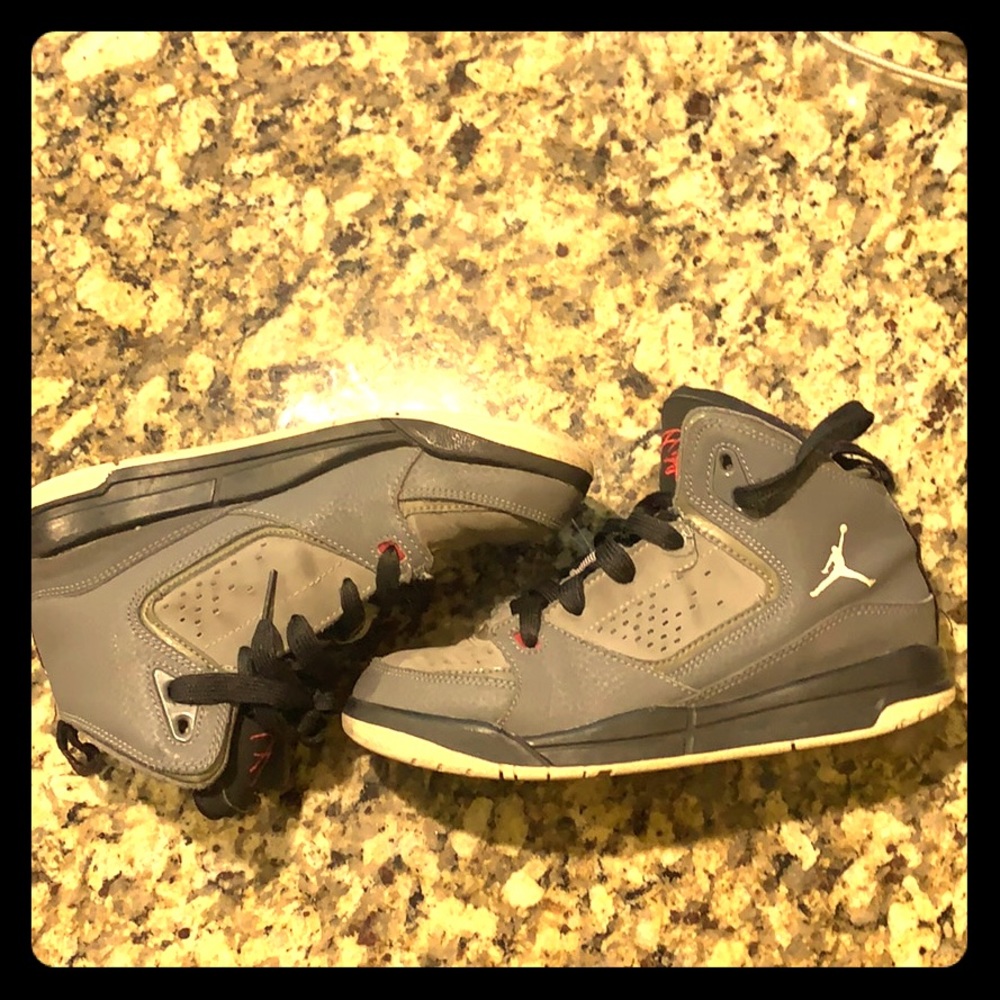 Jordan flights red grey and black retro